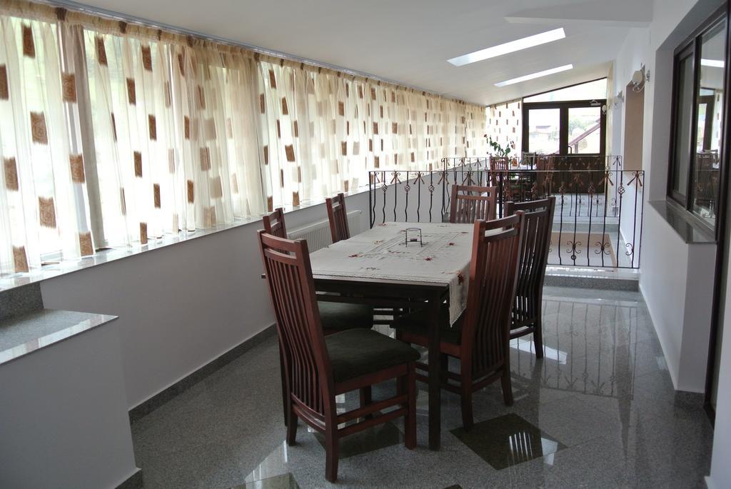 Pensiune Restaurant Piatra Craiului Dimbovicioara Exterior photo